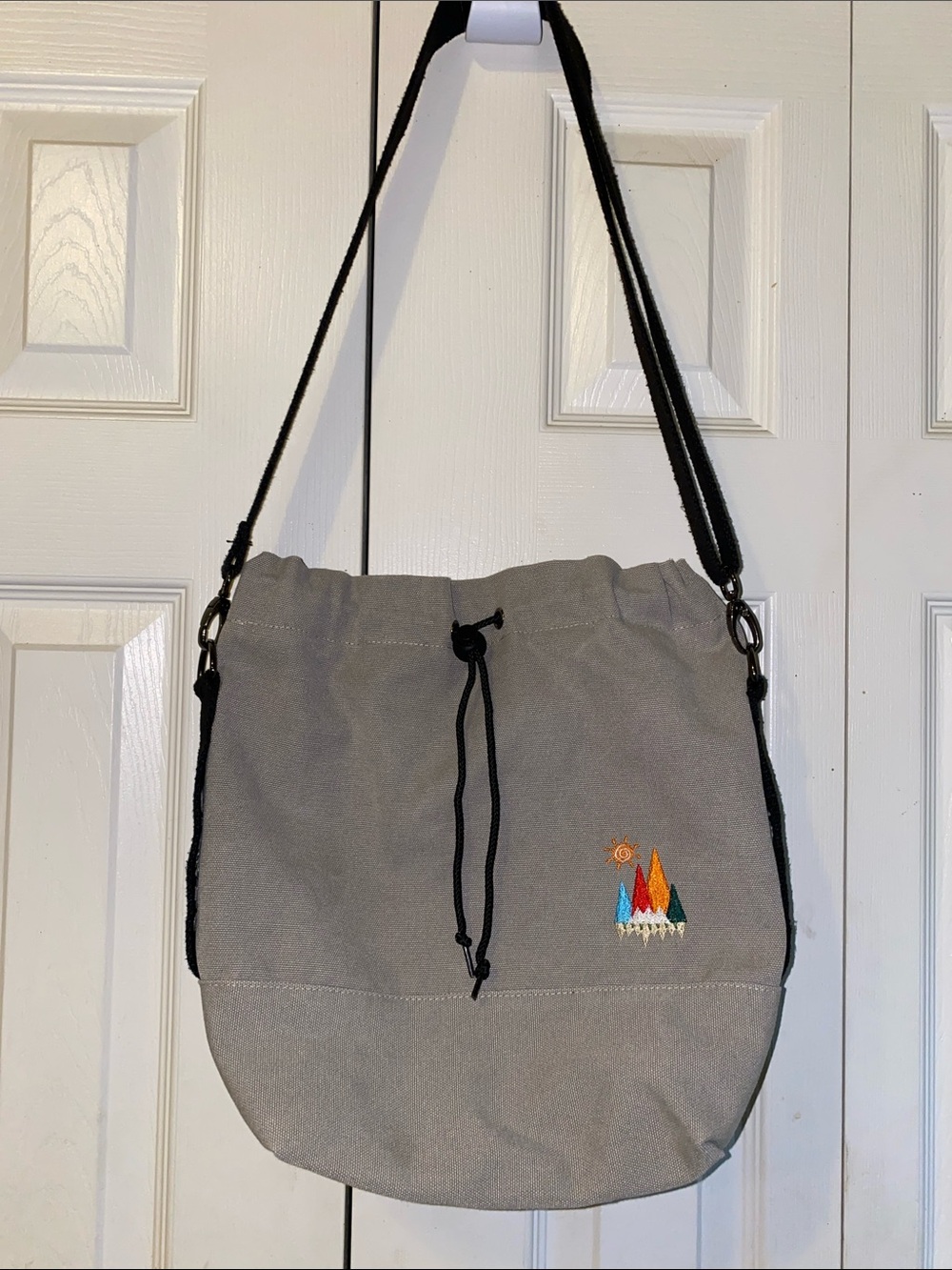 Gray Canvas Drawstring Shoulder Bag with Embroidered Mountain Motif